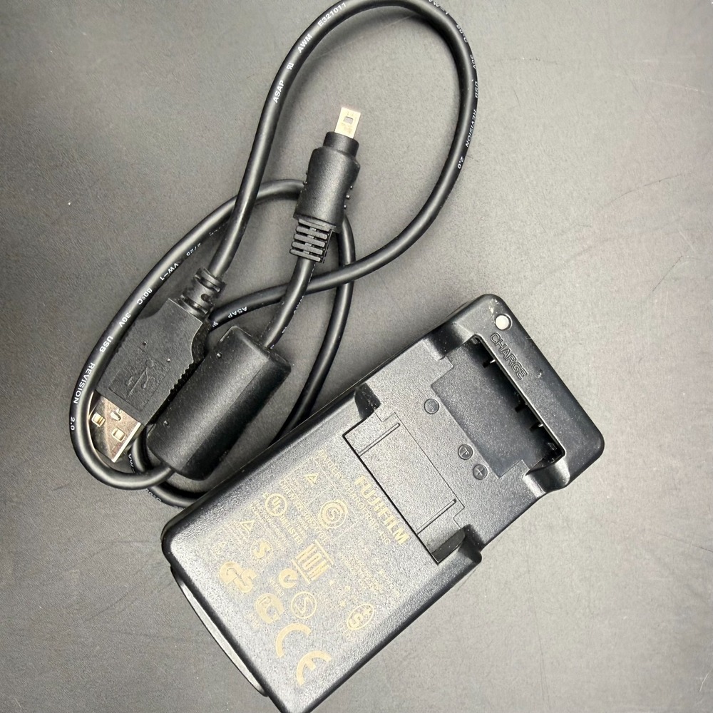Fujifilm Digital Camera Battery Charger BC-45C for Fuji NP-45 Batteries Genuine